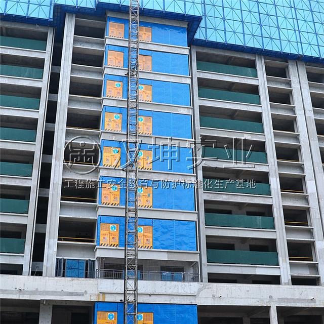 广东佛山施工电梯防护门,施工升降机楼层防护门